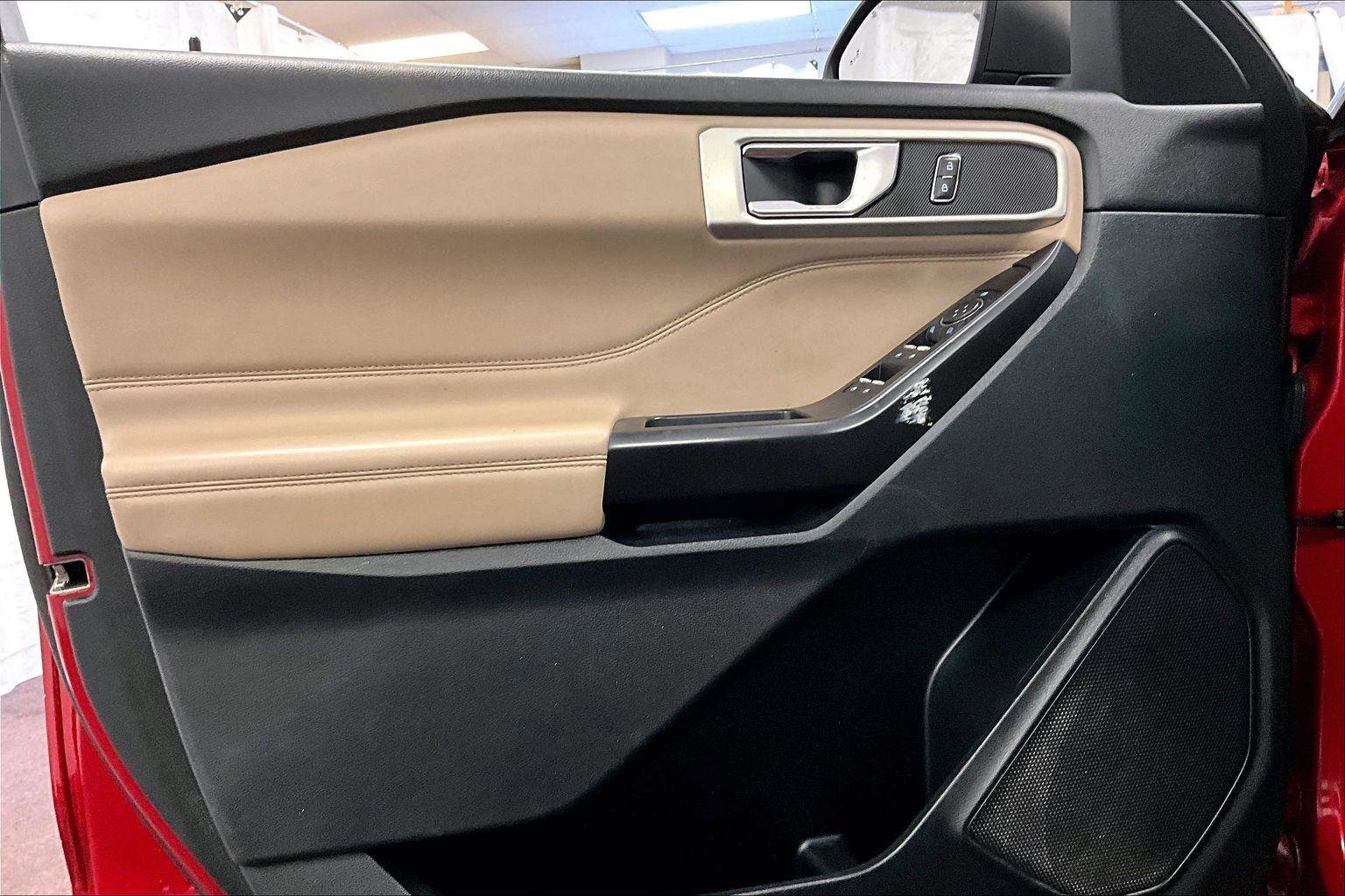 Certified 2020 Ford Explorer XLT w/ Equipment Group 202A image 22