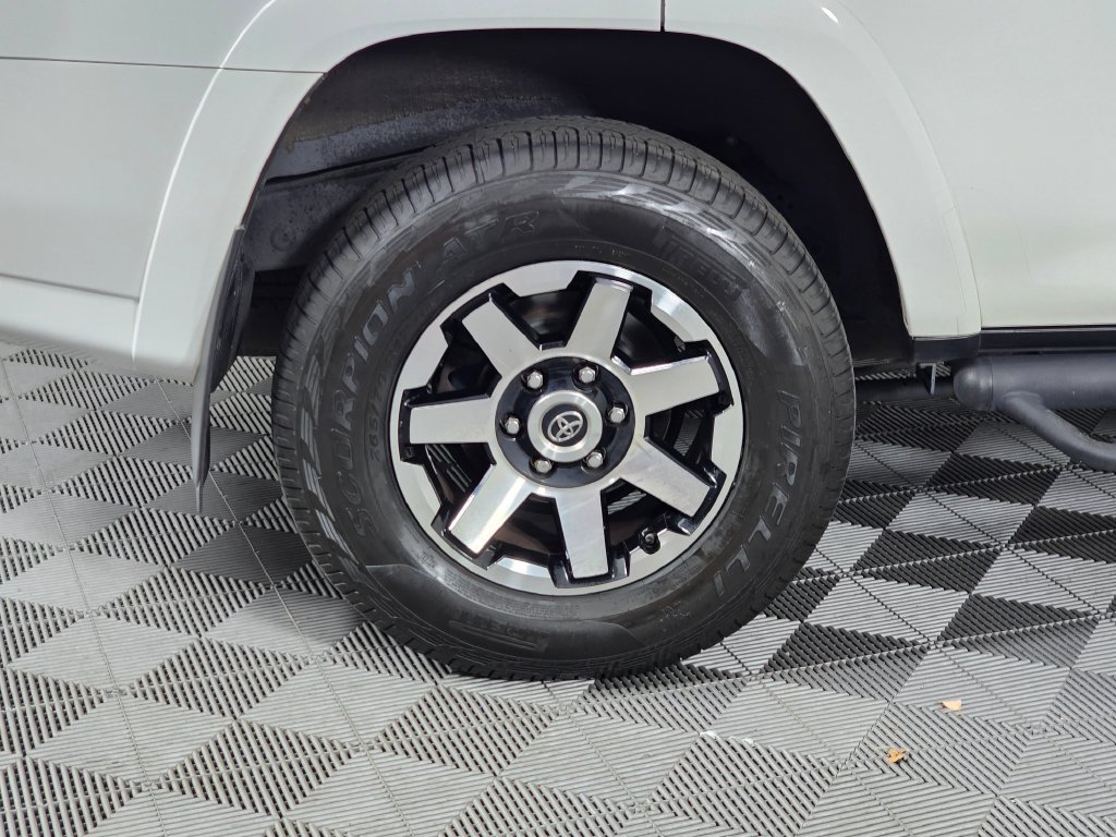 Used 2021 Toyota 4Runner TRD Off-Road Premium w/ Moonroof Package AWD/4WD image 9