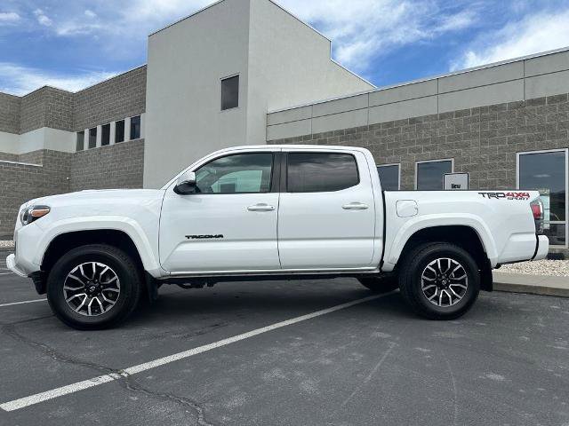 Used 2020 Toyota Tacoma TRD Sport w/ Technology Package AWD/4WD image 2