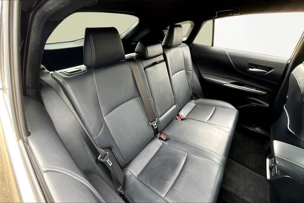 Used 2022 Toyota Venza XLE image 27