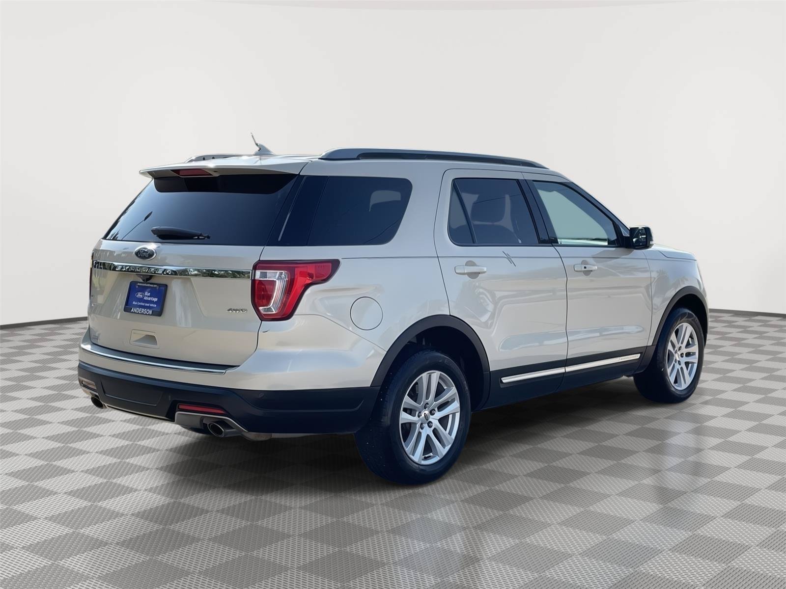 Certified 2018 Ford Explorer XLT w/ Equipment Group 202A AWD/4WD image 7
