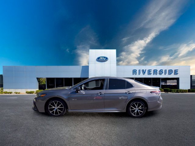 Used 2021 Toyota Camry SE FWD image 4