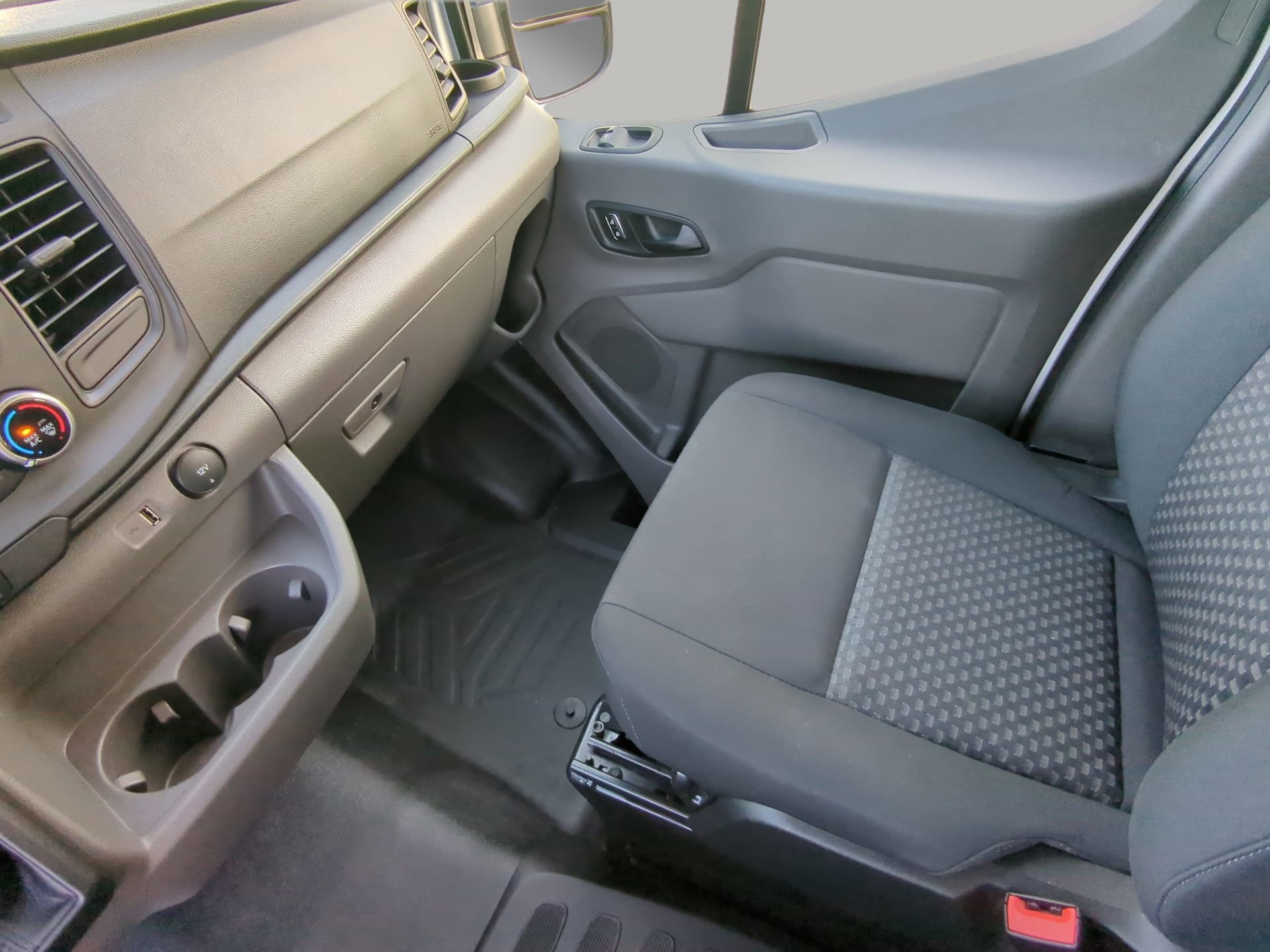 Certified 2025 Ford Transit 250 Low Roof w/ Exterior Upgrade Package RWD image 52