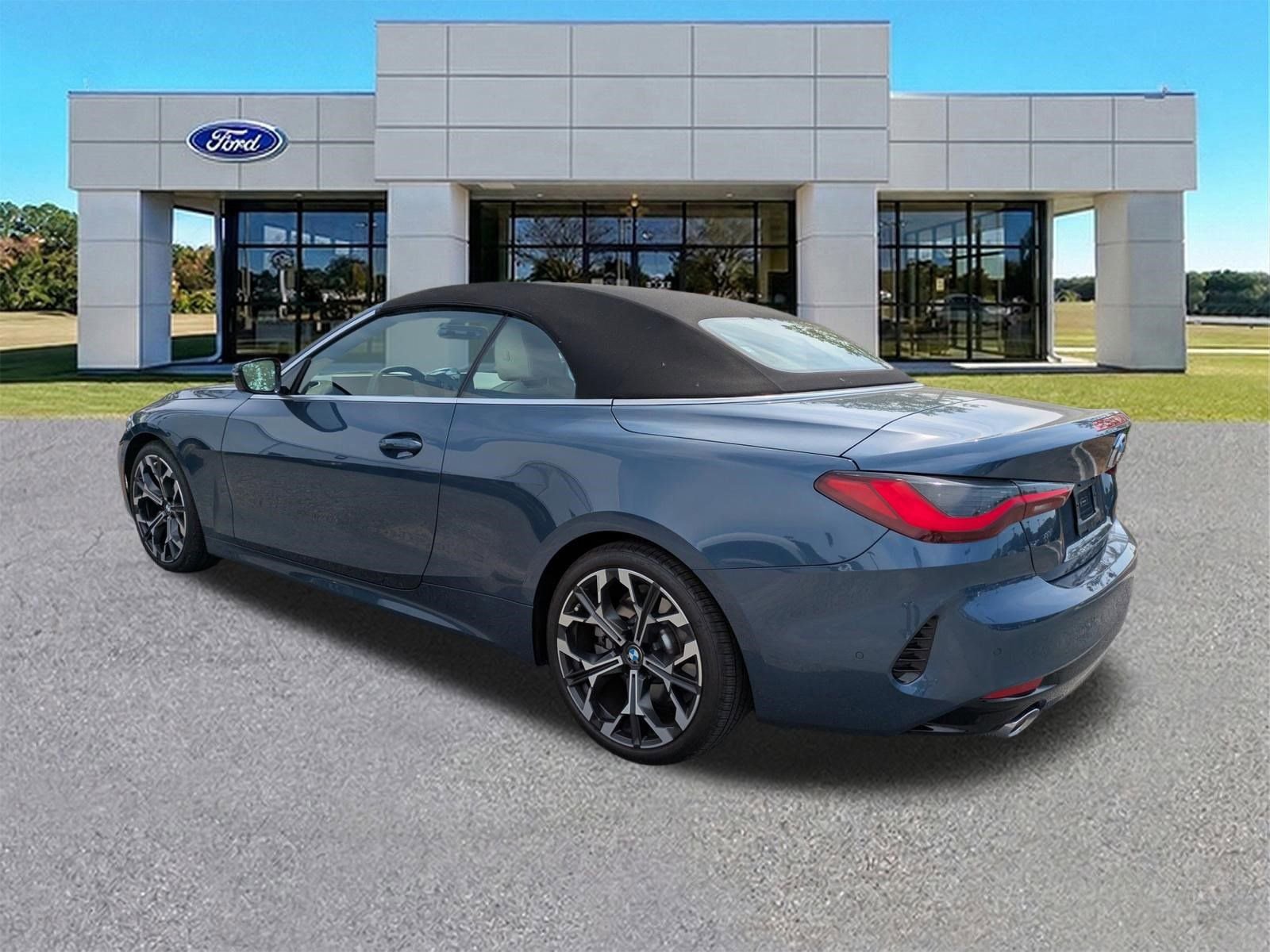 Used 2025 BMW 430i Convertible w/ Premium Package RWD image 3