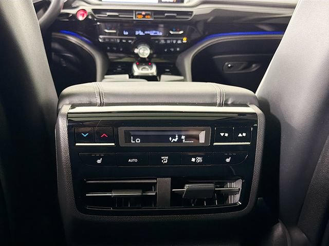 Used 2023 Acura MDX SH-AWD w/ Advance Package image 32