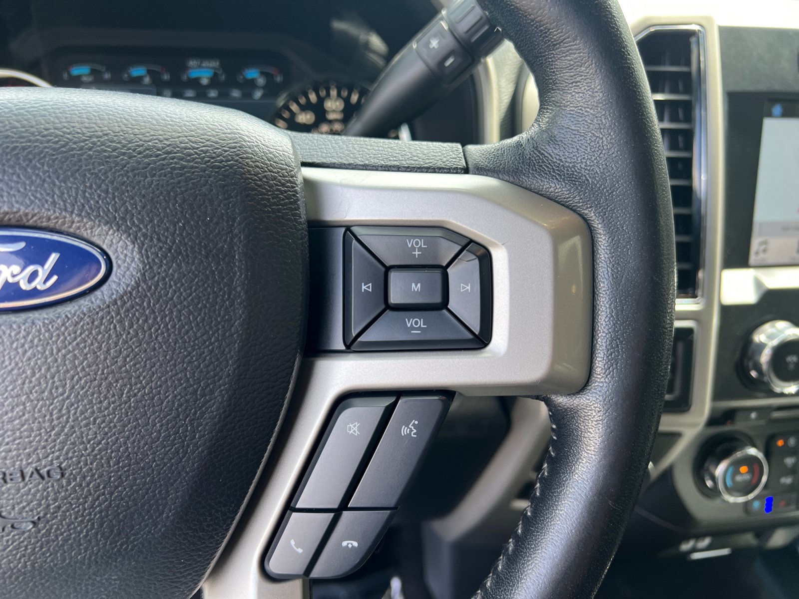 Certified 2018 Ford F150 Lariat w/ Equipment Group 501A Mid AWD/4WD image 15