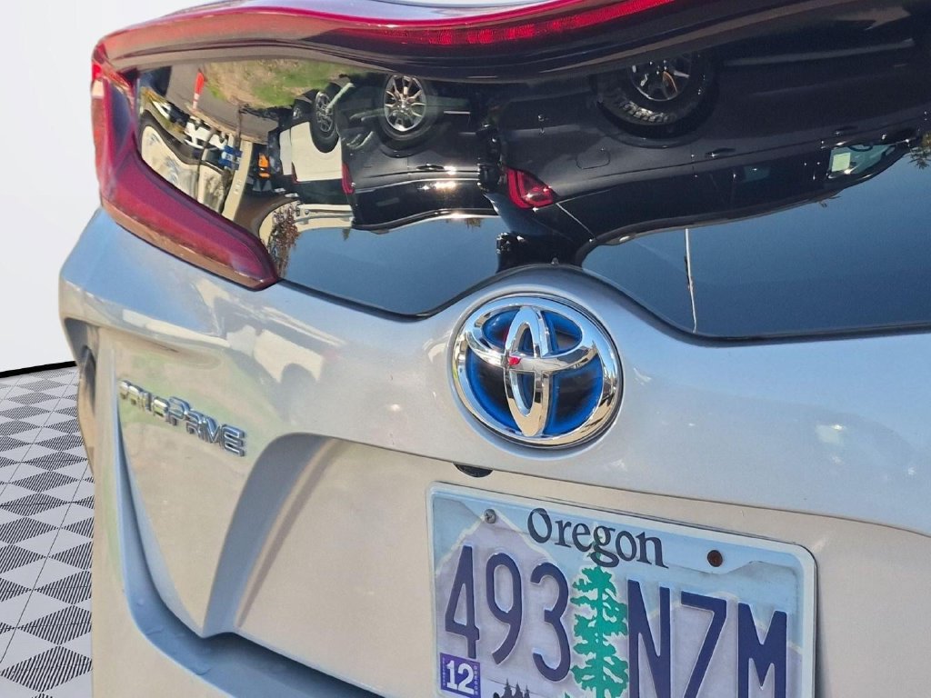 Used 2022 Toyota Prius Prime LE FWD image 24