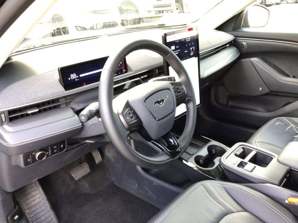 Certified 2025 Ford Mustang Mach-E Premium AWD/4WD image 6