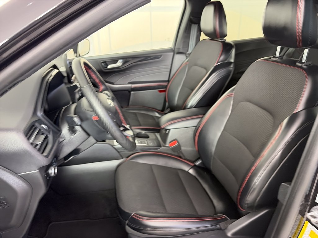 Certified 2025 Ford Escape ST-Line Select AWD/4WD image 11
