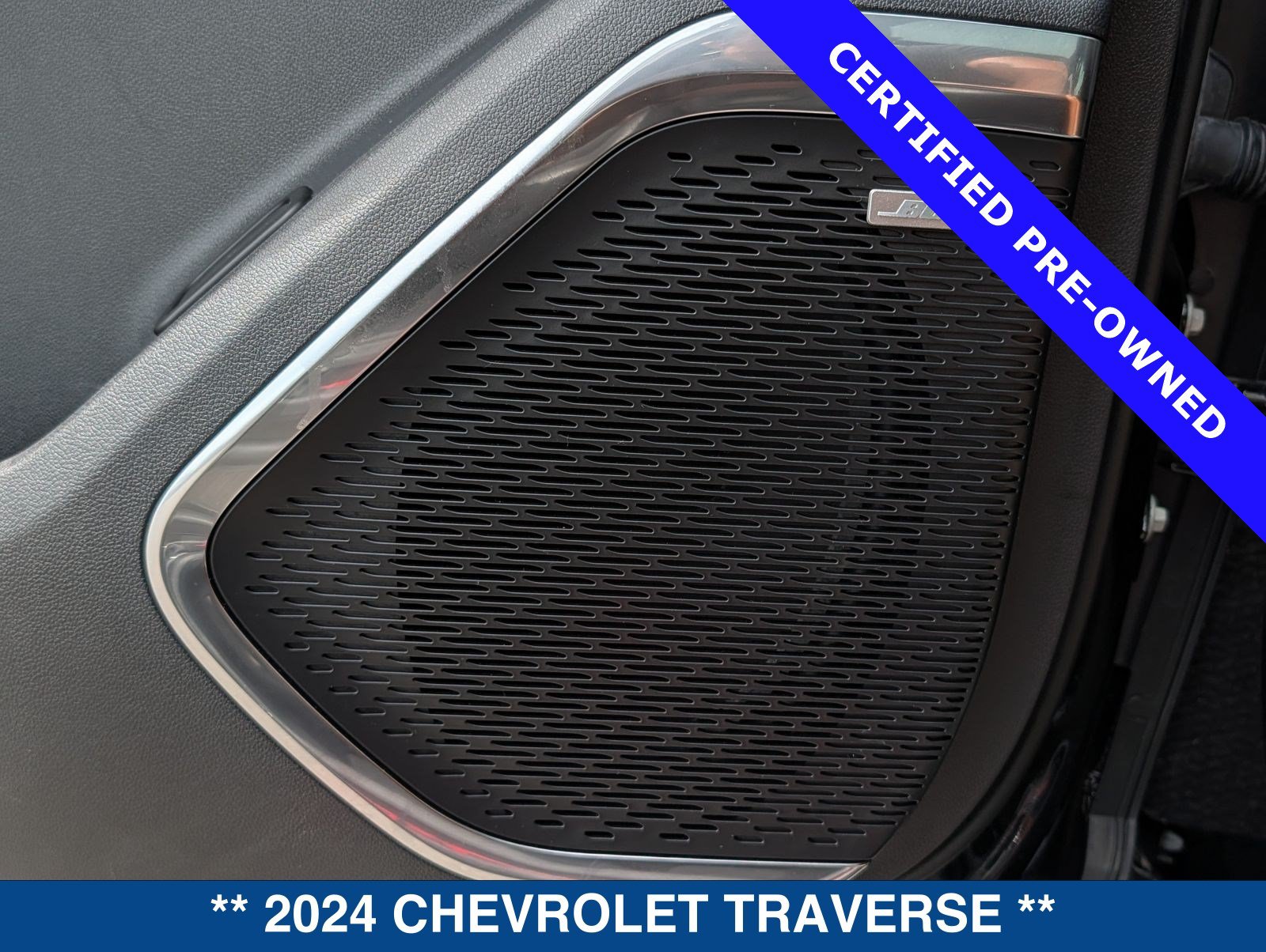 Used 2024 Chevrolet Traverse RS FWD image 28
