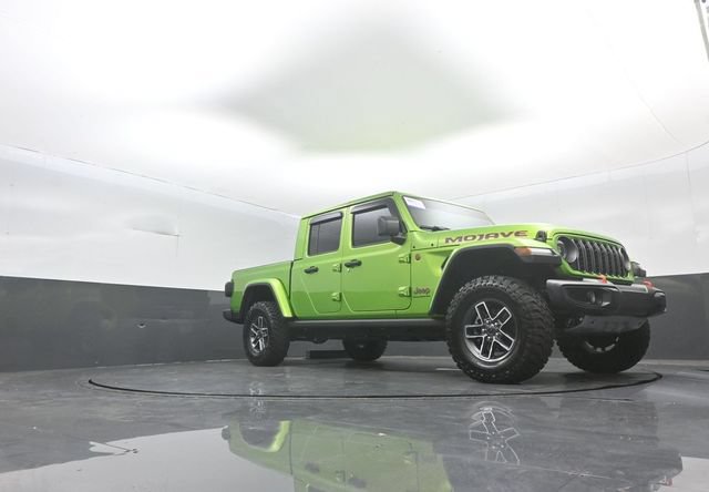 Used 2025 Jeep Gladiator Mojave w/ Convenience Group AWD/4WD image 27