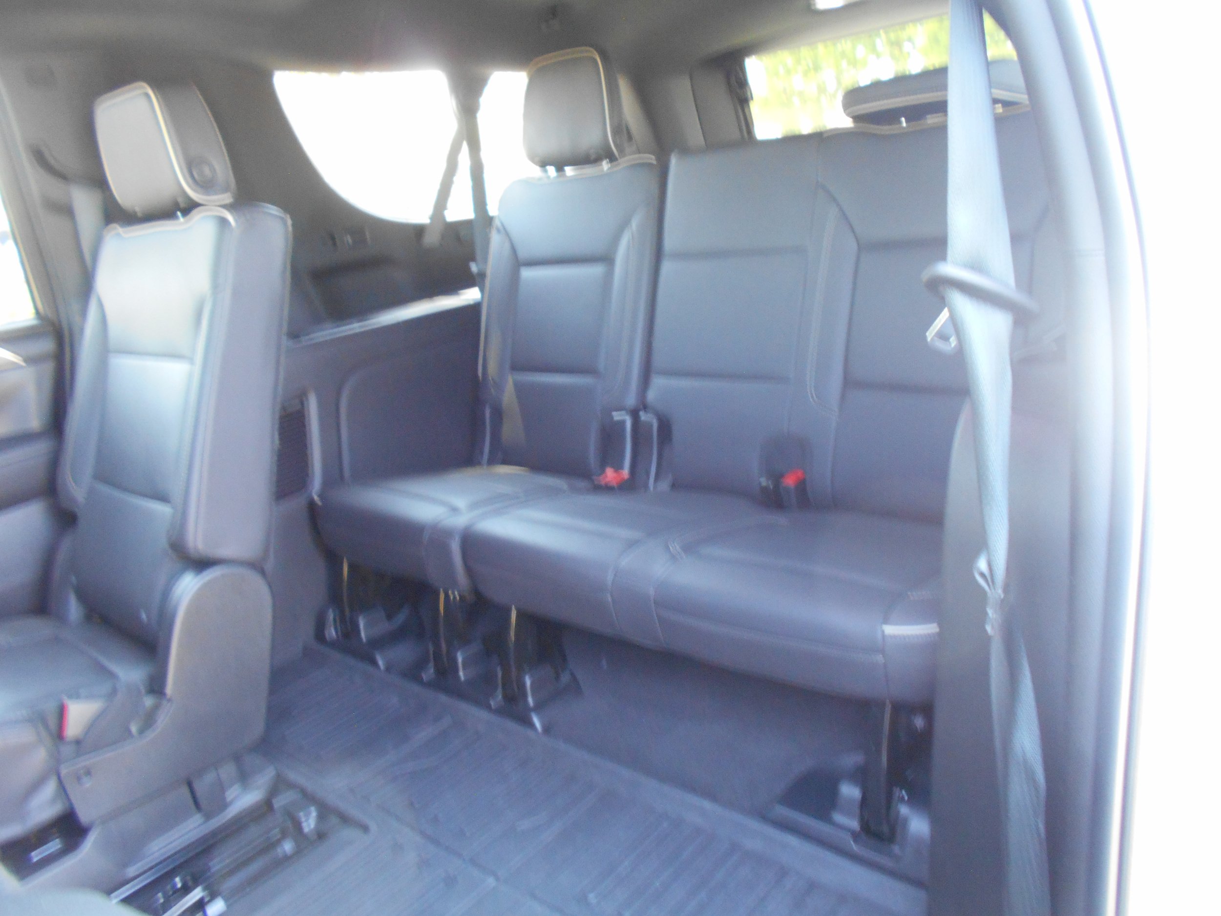 Used 2023 GMC Yukon XL SLT AWD/4WD image 10