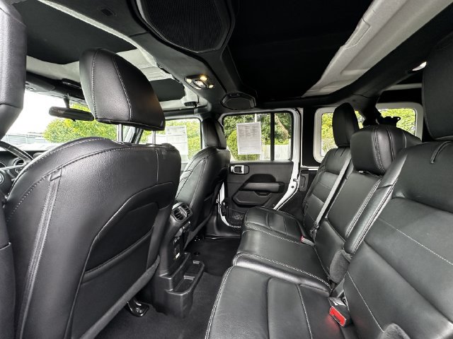 Used 2020 Jeep Wrangler Unlimited Sahara w/ Dual Top Group AWD/4WD image 18