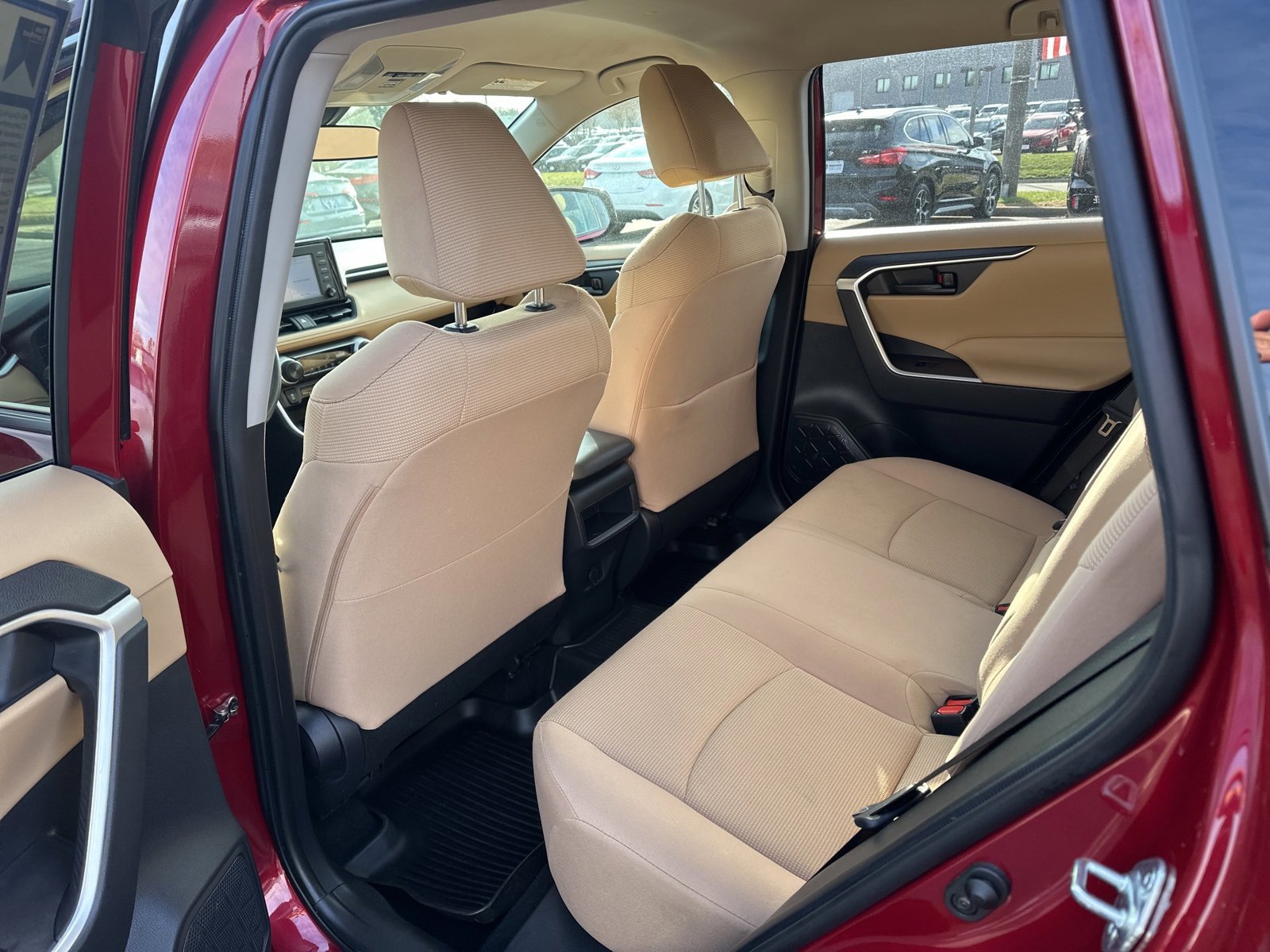 Used 2019 Toyota RAV4 LE image 15