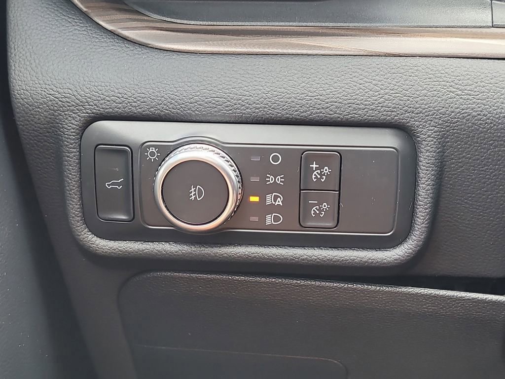 Certified 2022 Ford Explorer Limited w/ Equipment Group 301A image 29