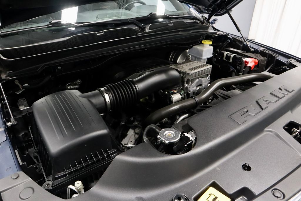 Used 2023 RAM 1500 Laramie AWD/4WD image 17