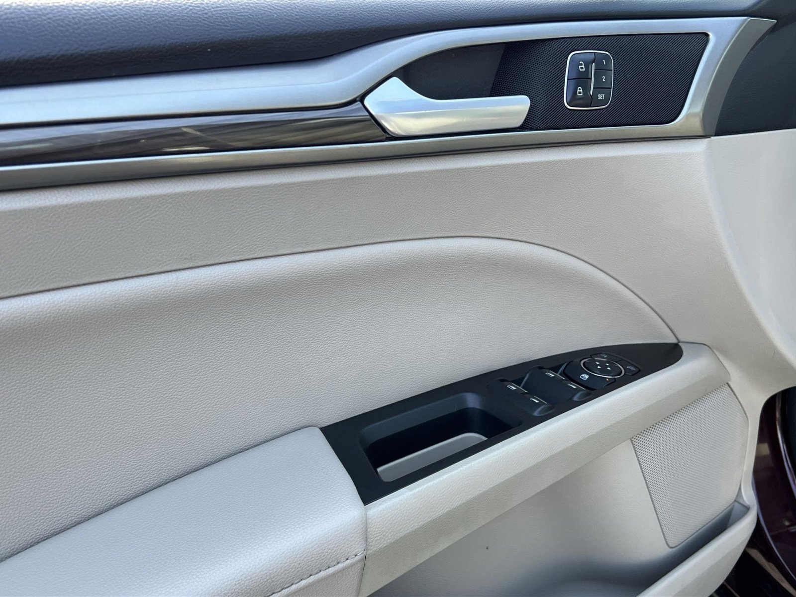 Certified 2017 Ford Fusion SE w/ Fusion SE Technology Package image 15