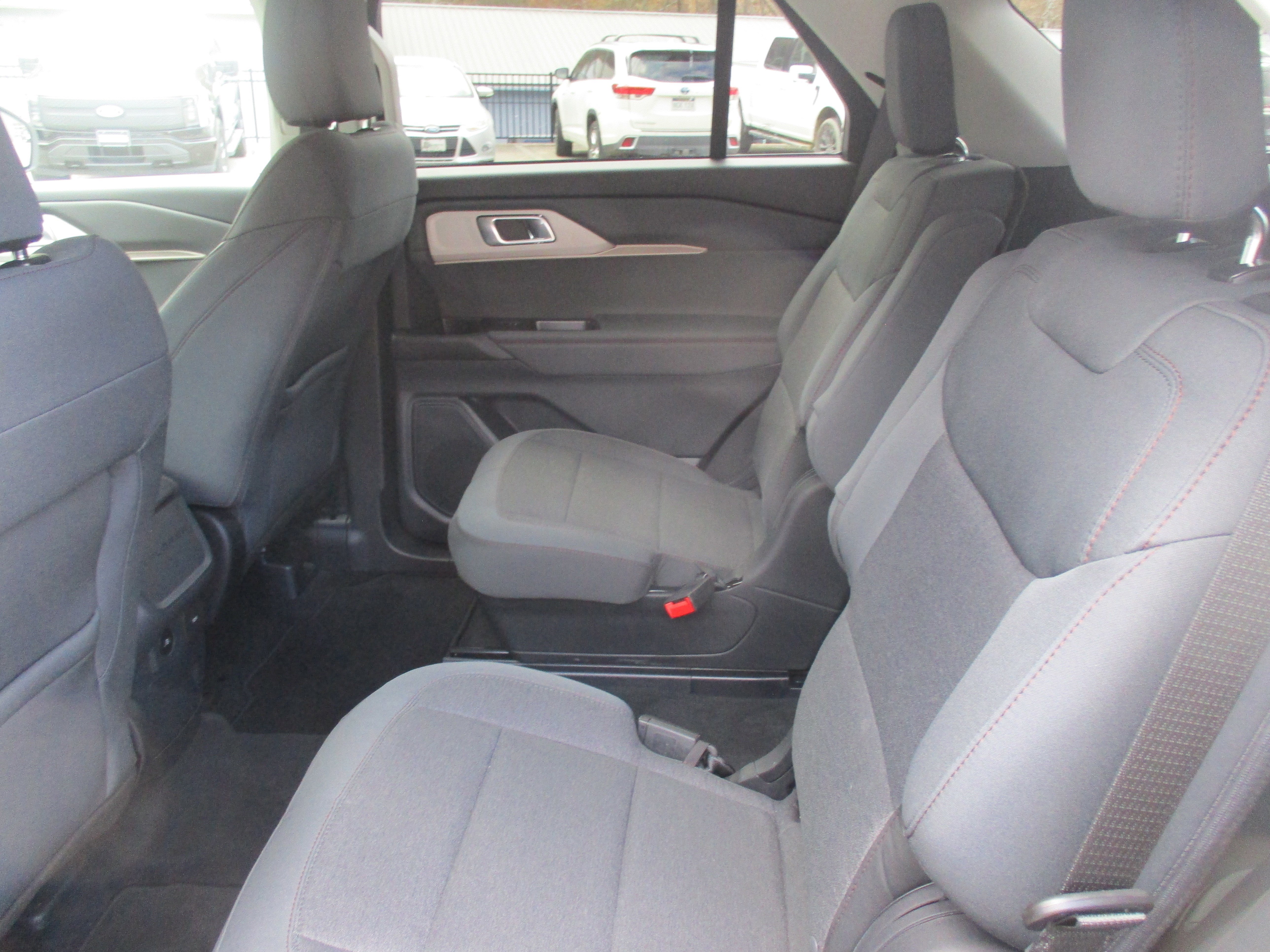 Certified 2025 Ford Explorer Active image 13