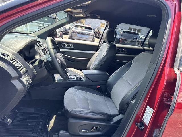 Certified 2017 Ford Explorer XLT w/ Equipment Group 202A AWD/4WD image 29
