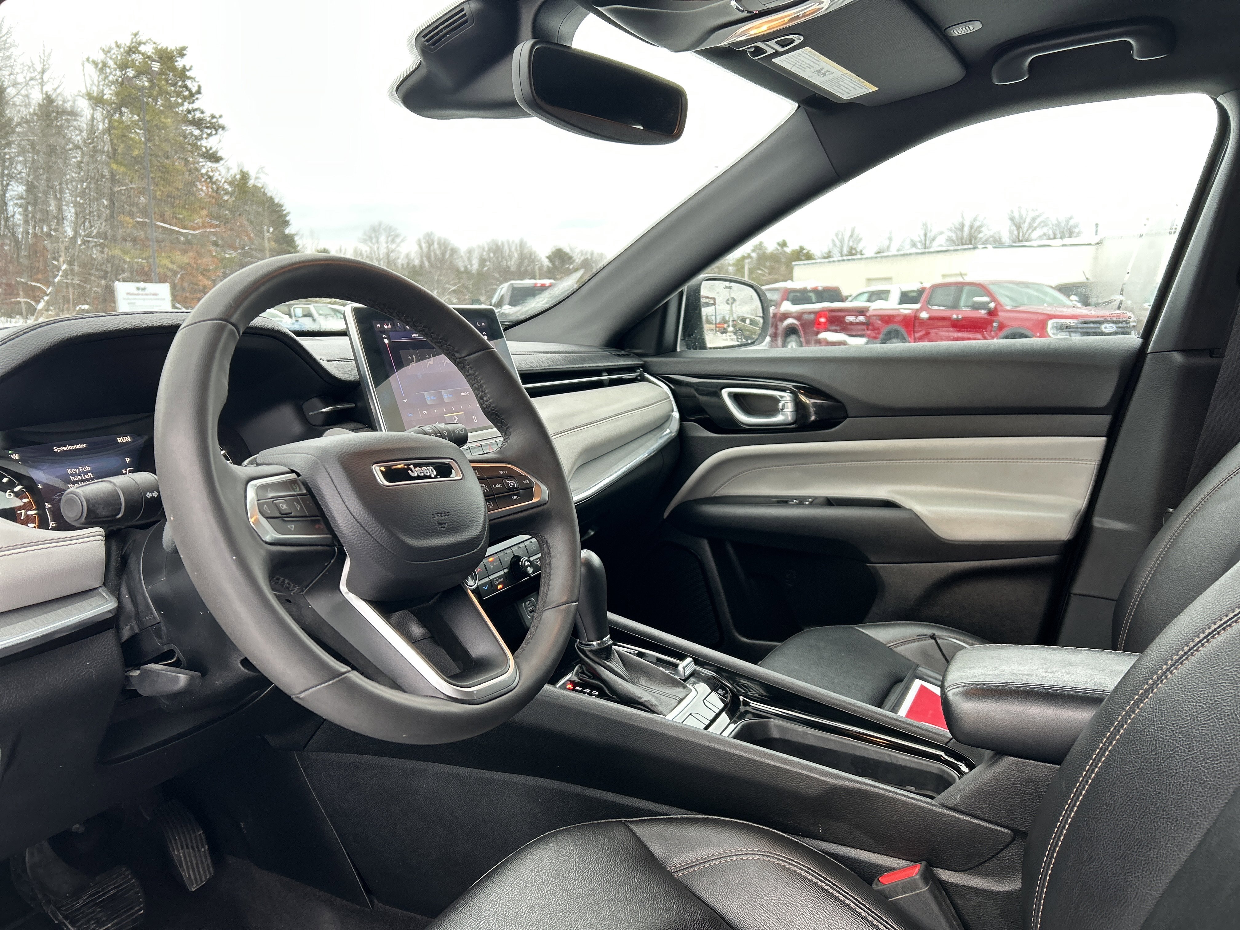 Used 2024 Jeep Compass Limited image 14