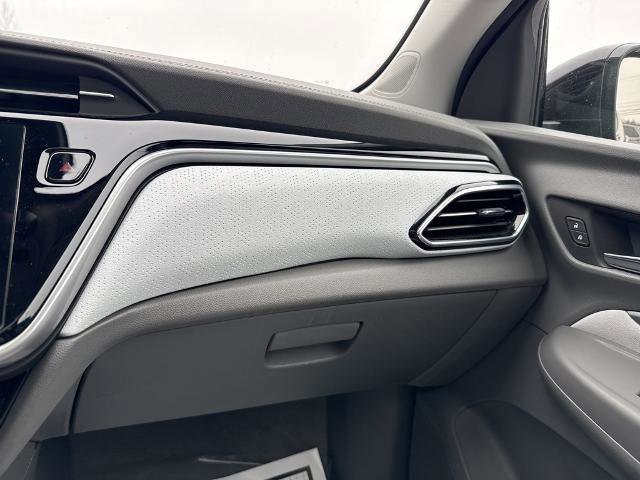 Used 2022 Chevrolet Bolt EUV Premier w/ Launch Edition image 19