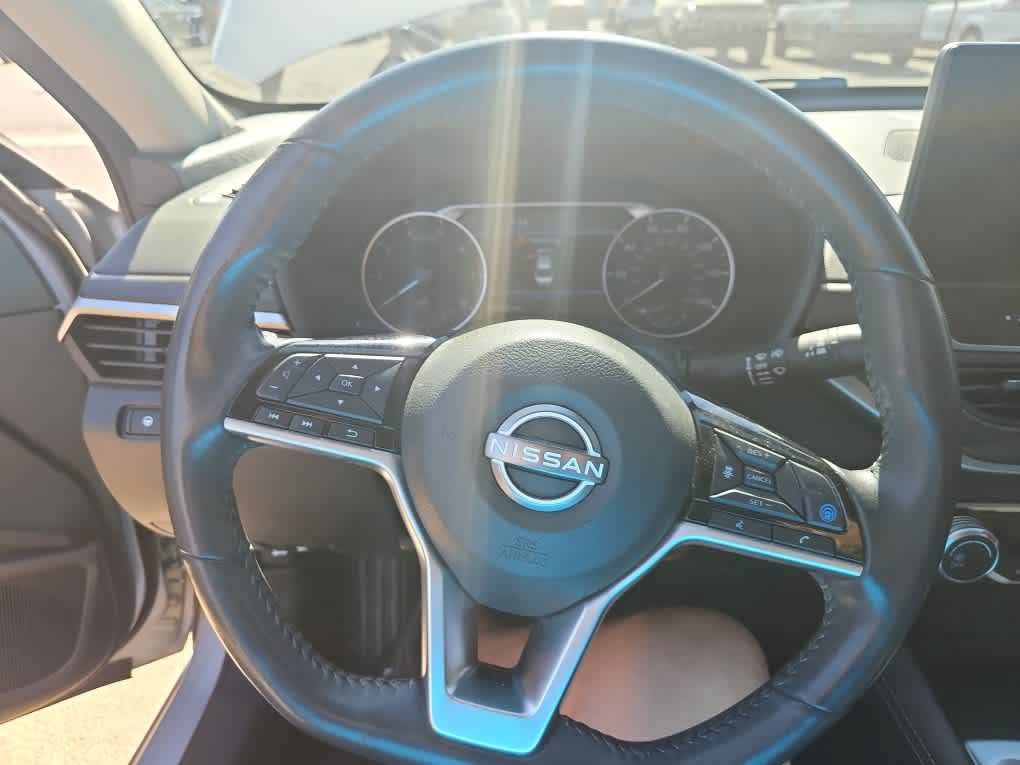 Used 2023 Nissan Altima 2.5 SV w/ SV Premium Package FWD image 13