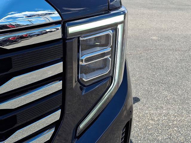 Used 2025 GMC Sierra 1500 SLT AWD/4WD image 9