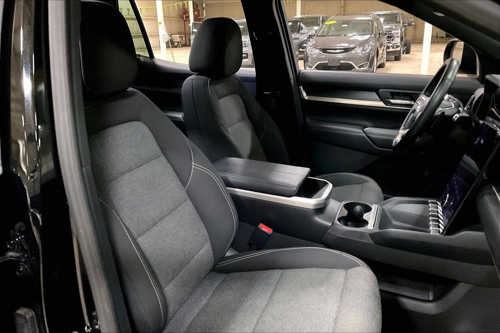 Used 2025 GMC Terrain Elevation AWD/4WD image 7