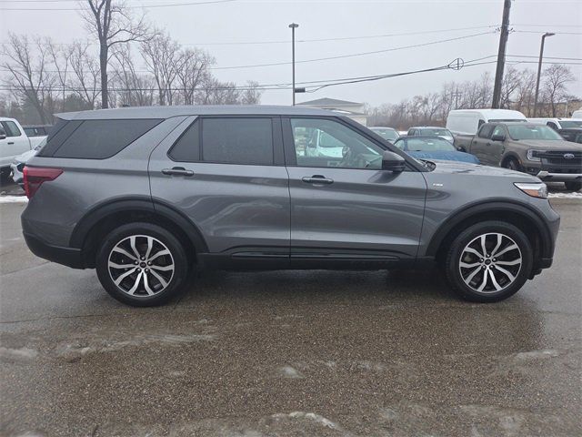 Certified 2022 Ford Explorer ST-Line image 2