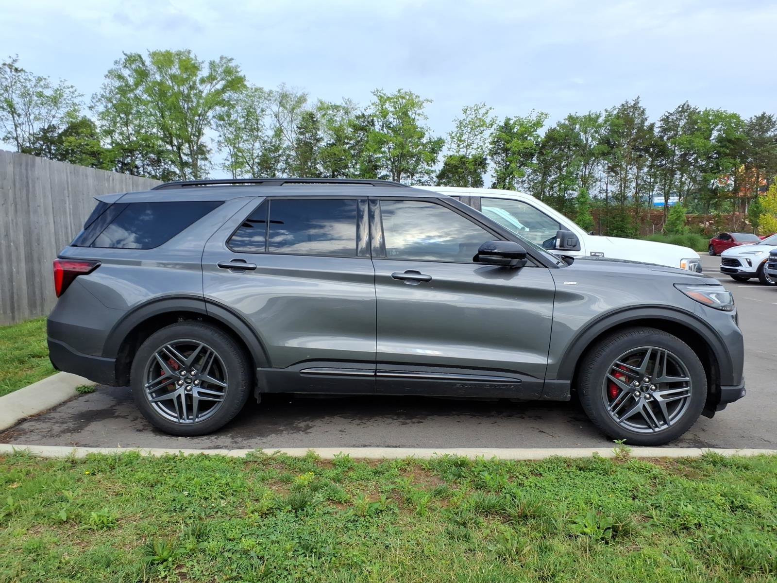 Certified 2025 Ford Explorer ST-Line w/ Premium Package RWD image 2