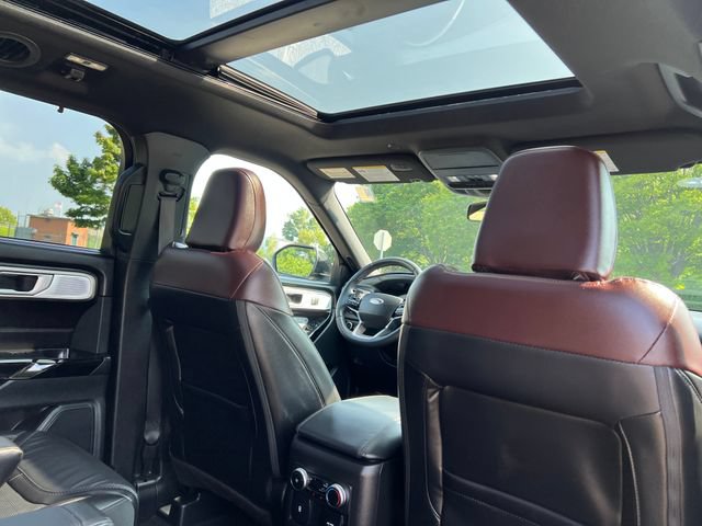 Certified 2023 Ford Explorer Platinum w/ Technology Package AWD/4WD image 33