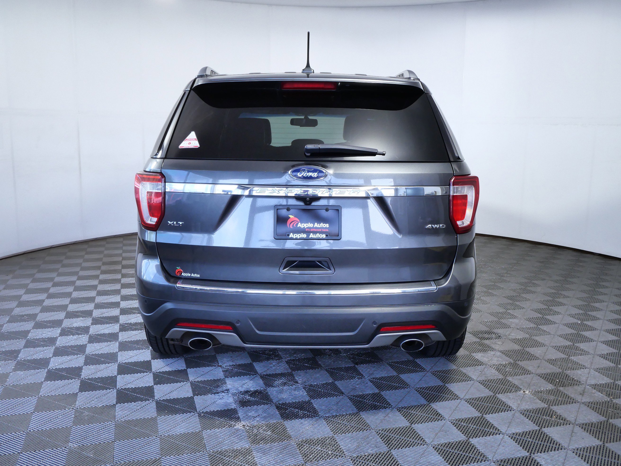 Certified 2018 Ford Explorer XLT w/ Equipment Group 202A AWD/4WD image 7