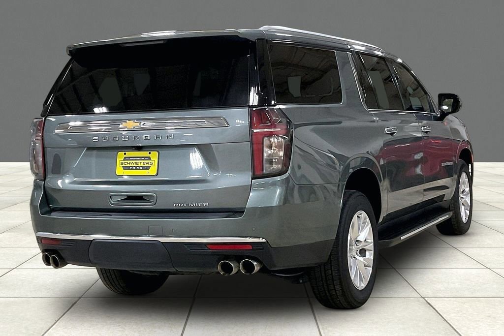 Used 2023 Chevrolet Suburban Premier image 4