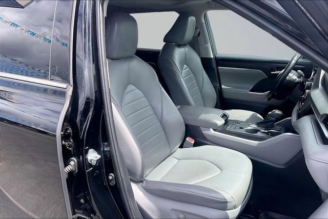 Used 2021 Toyota Highlander XLE FWD image 7