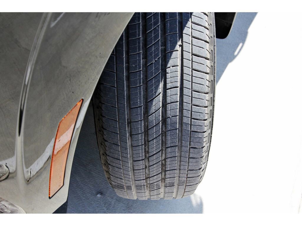 Used 2024 Nissan Frontier SV w/ SV Convenience Package image 30