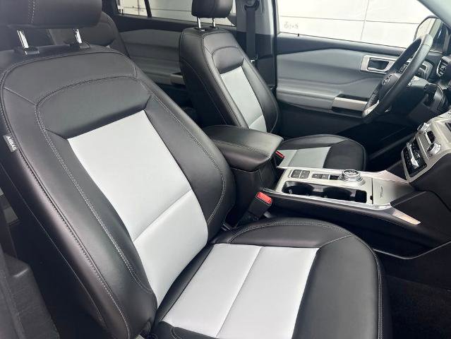 Certified 2023 Ford Explorer XLT w/ Equipment Group 202A RWD image 33