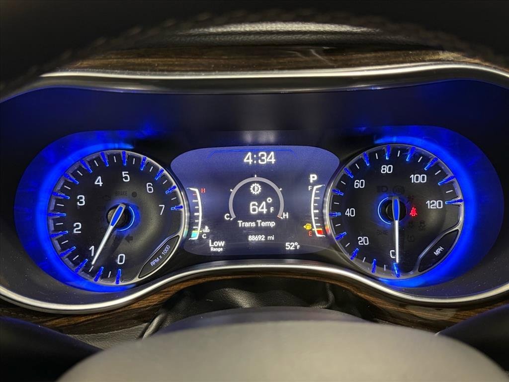 Used 2022 Chrysler Pacifica Limited image 21