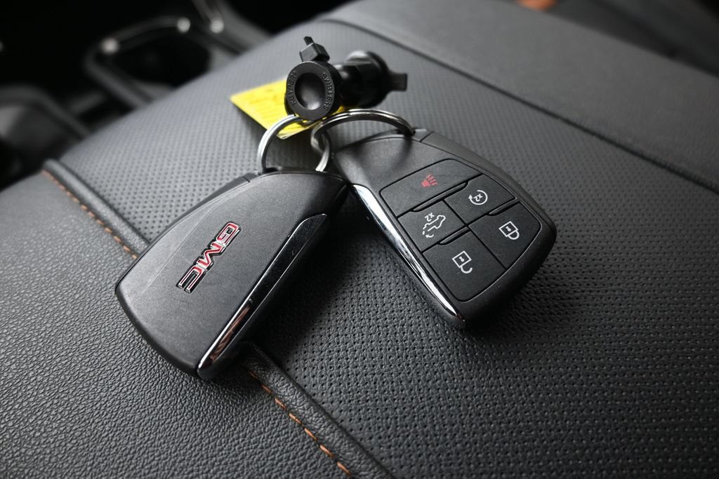 Used 2024 GMC Sierra 1500 AT4 w/ Technology Package AWD/4WD image 28