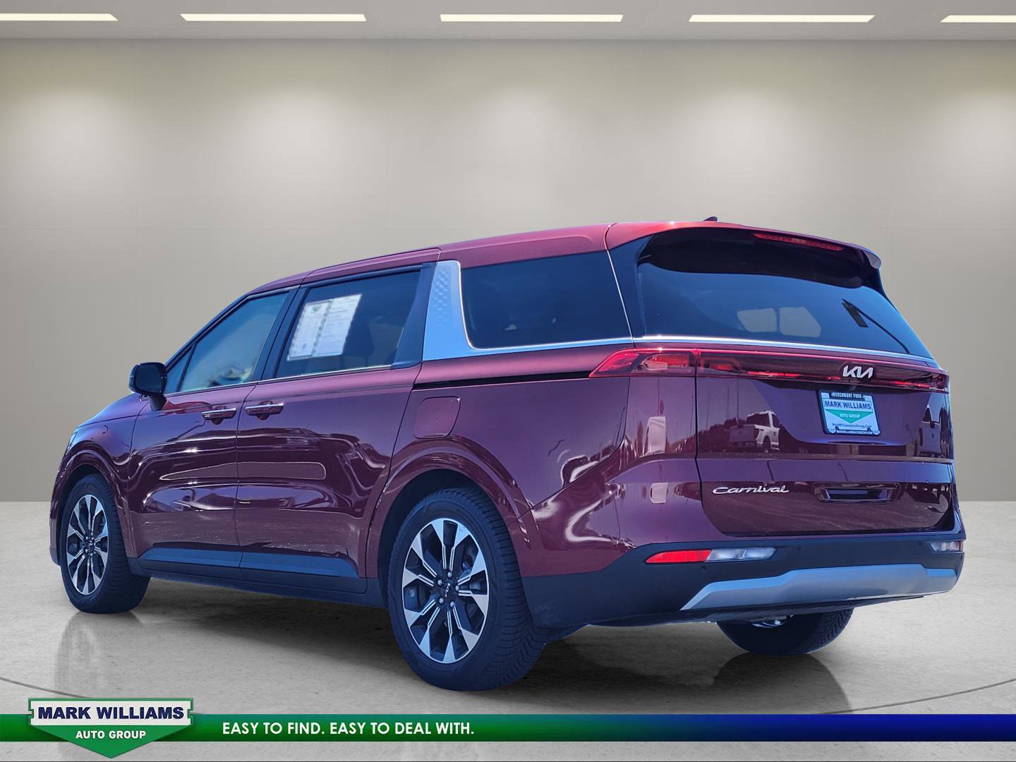 Used 2022 Kia Carnival EX FWD image 6