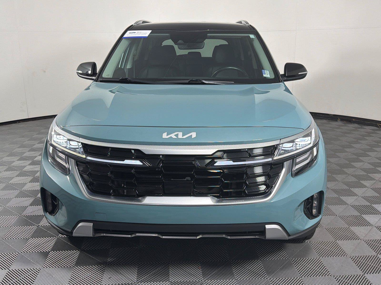 Used 2024 Kia Seltos SX AWD/4WD image 2