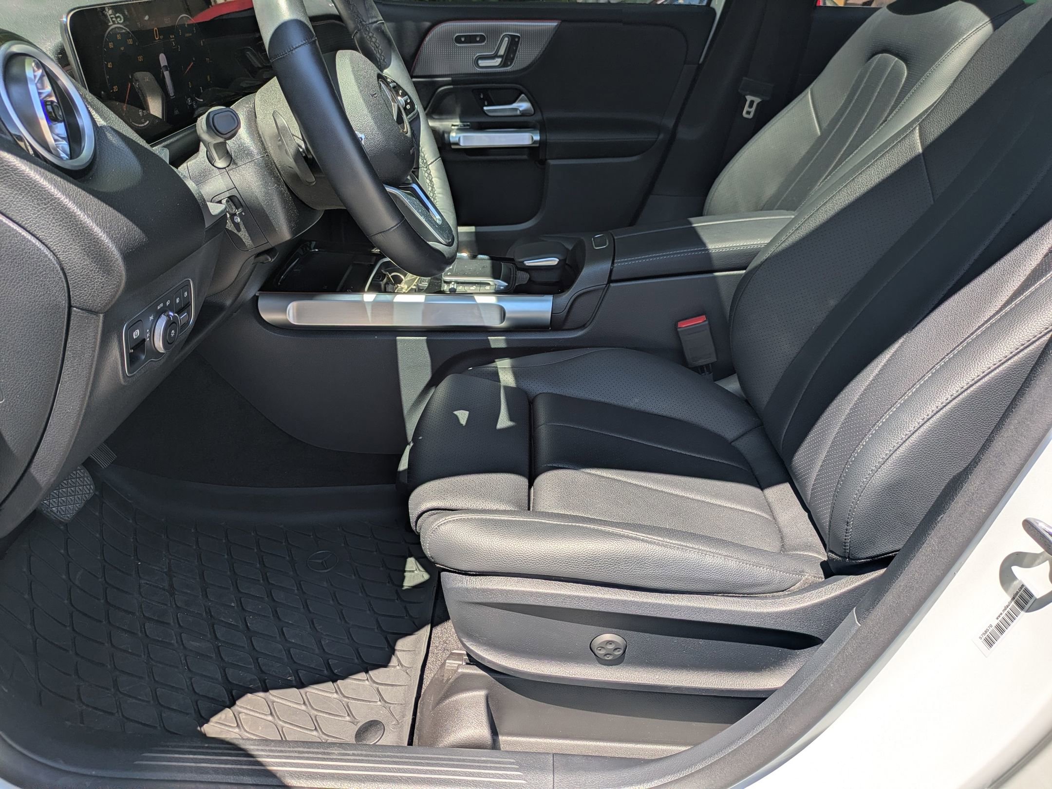 Used 2023 Mercedes-Benz GLB 250 image 13