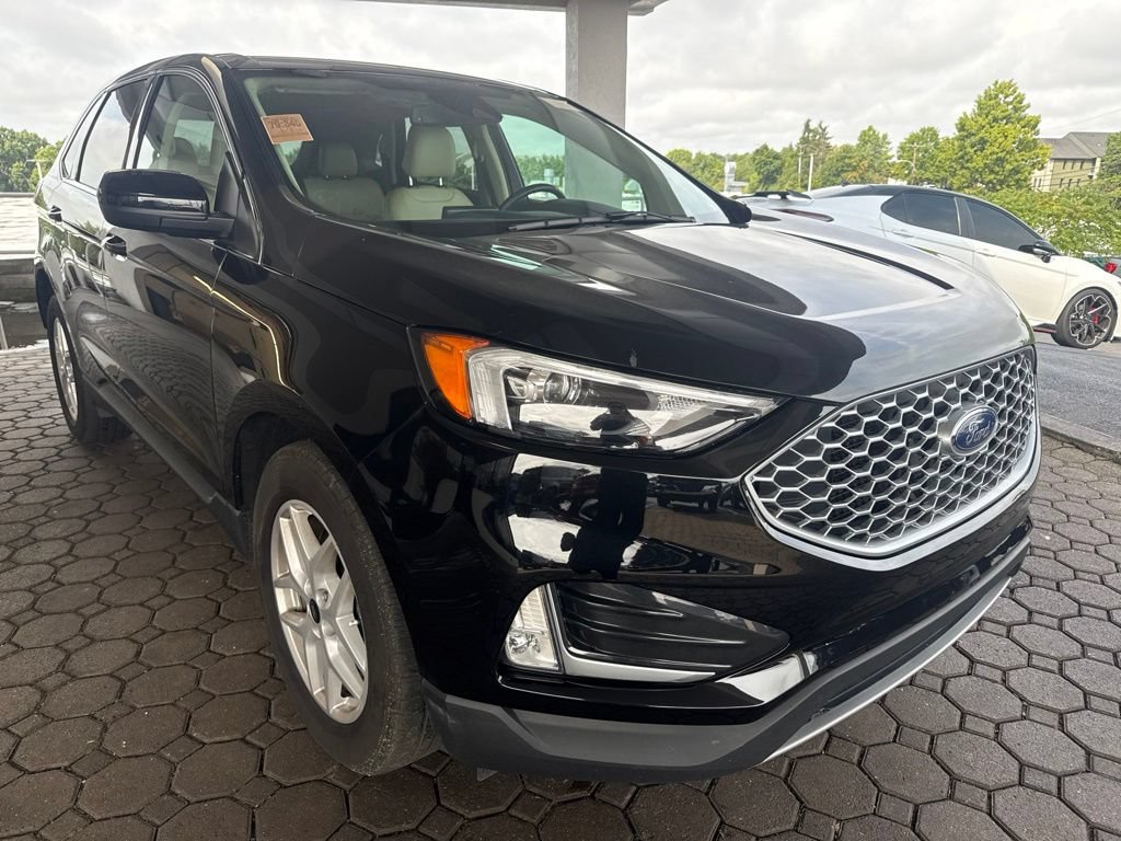 Certified 2024 Ford Edge SEL w/ Convenience Package AWD/4WD image 4