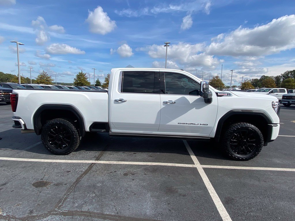 Used 2025 GMC Sierra 2500 Denali w/ Denali Reserve Package AWD/4WD image 8