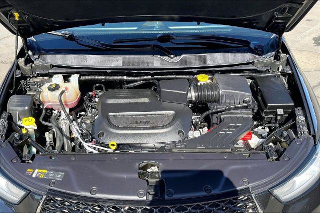 Used 2023 Chrysler Pacifica Touring-L FWD image 9