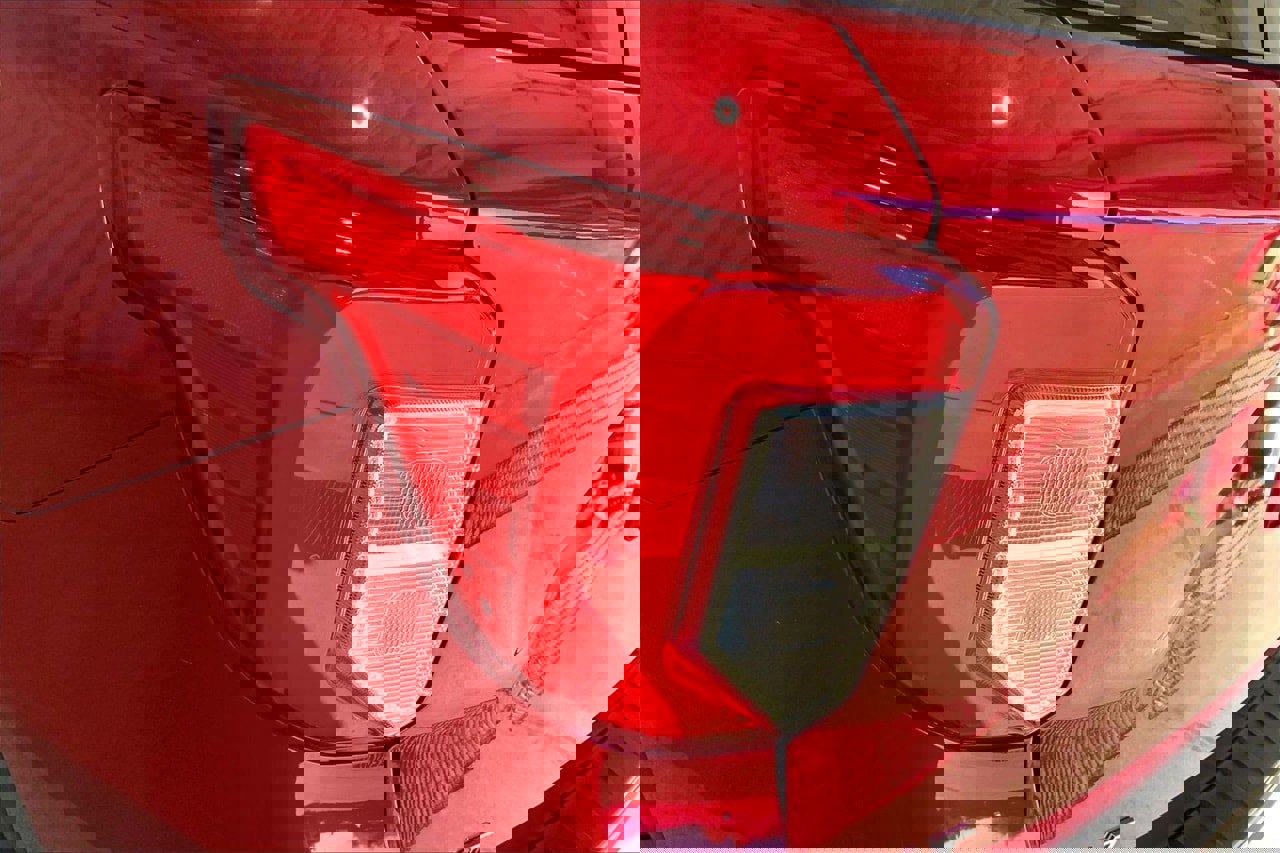 Certified 2022 Ford Explorer XLT w/ Equipment Group 202A image 29