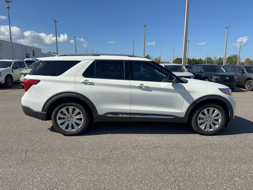 Certified 2022 Ford Explorer Limited w/ Limited Technology Package RWD image 4
