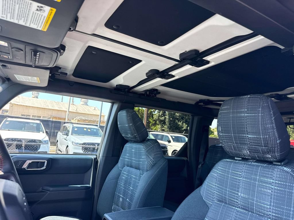 Certified 2025 Ford Bronco Heritage Edition AWD/4WD image 25