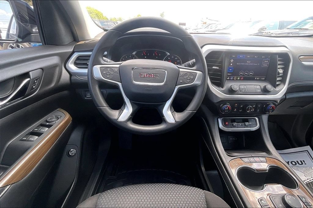 Used 2023 GMC Acadia SLE w/ Driver Convenience Package AWD/4WD image 4