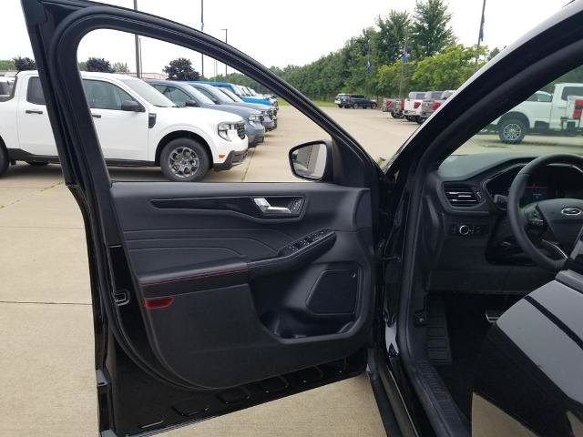 Certified 2024 Ford Escape ST-Line w/ Tech Pack #1 AWD/4WD image 10