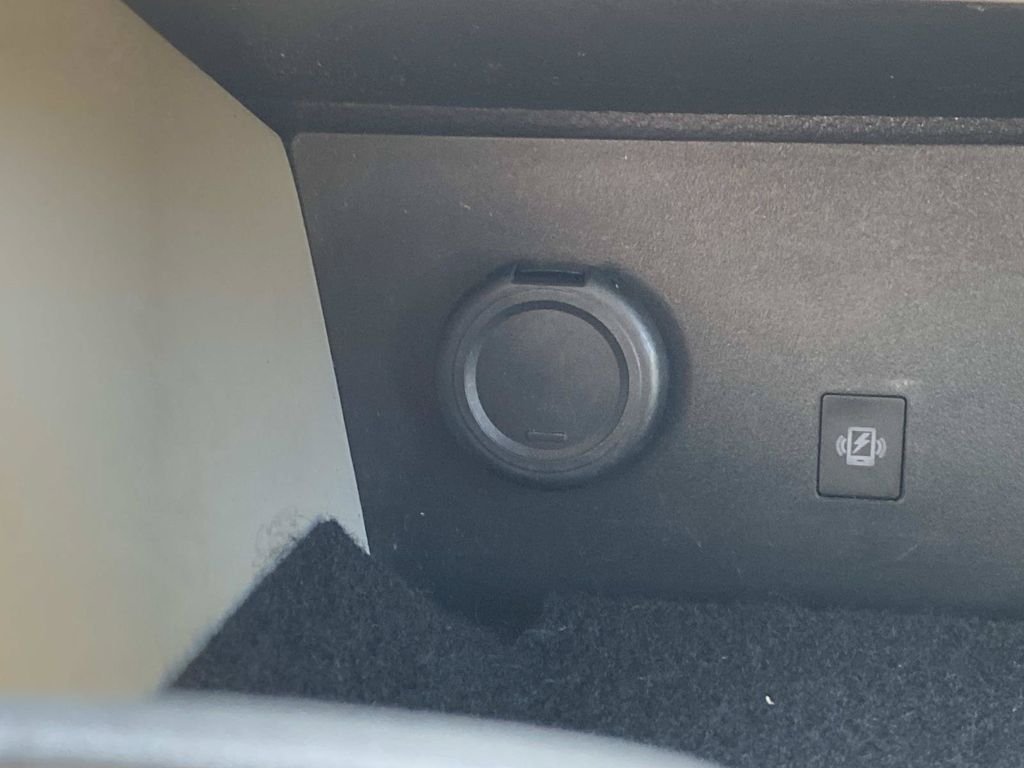 Used 2023 Nissan Pathfinder SL w/ SL Premium Package FWD image 31